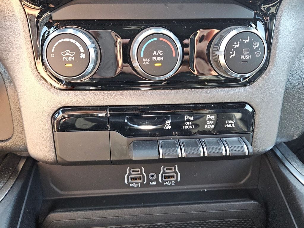 2026 RAM Ram 1500 RAM 1500 EXPRESS CREW CAB 4X4 5'7' BOX