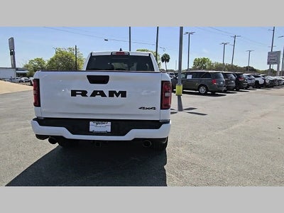 2026 RAM Ram 1500 RAM 1500 EXPRESS CREW CAB 4X4 5'7' BOX