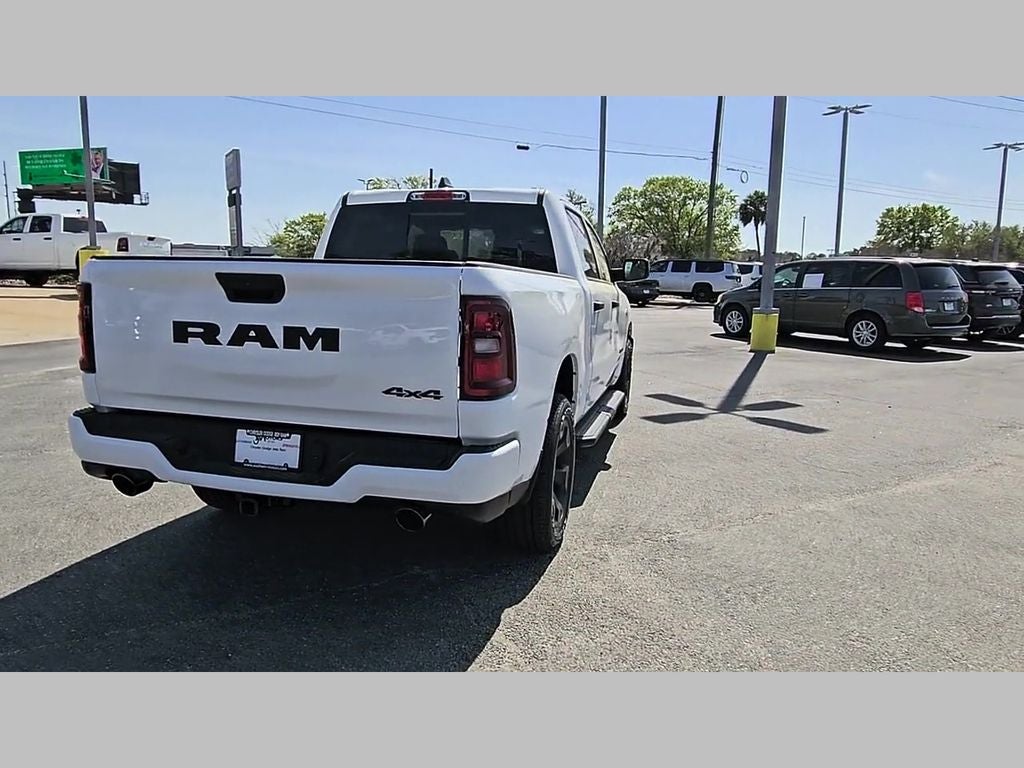 2026 RAM Ram 1500 RAM 1500 EXPRESS CREW CAB 4X4 5'7' BOX