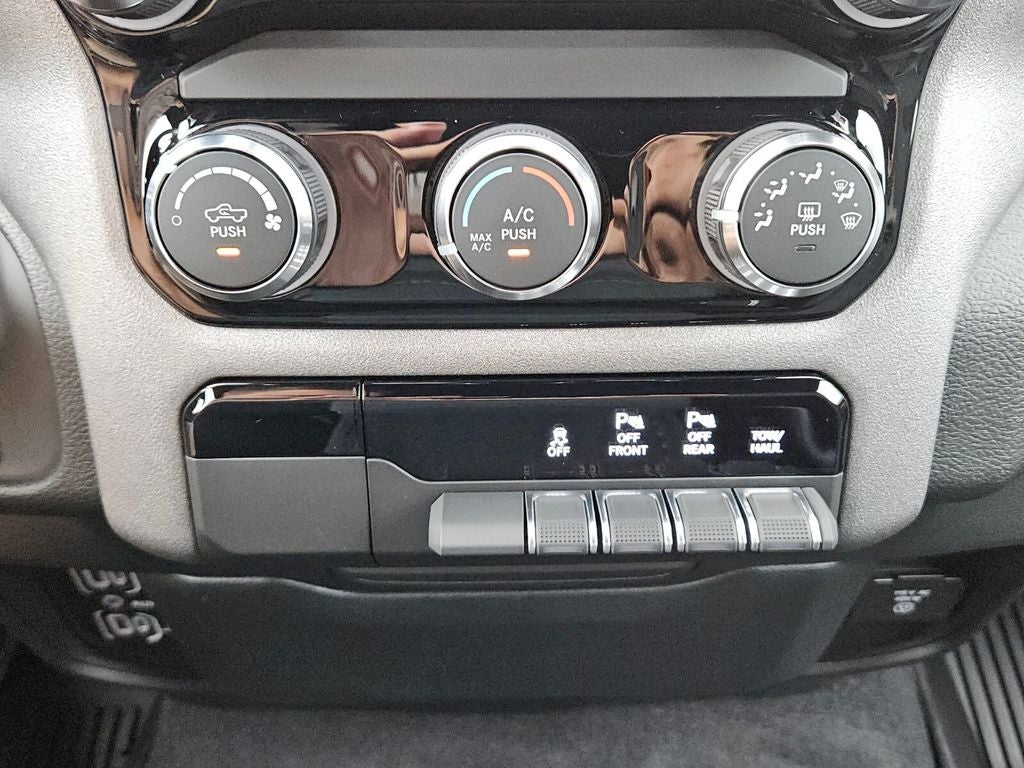 2026 RAM Ram 1500 RAM 1500 WARLOCK CREW CAB 4X4 5'7' BOX