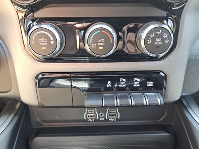 2026 RAM Ram 1500 RAM 1500 EXPRESS CREW CAB 4X4 5'7' BOX