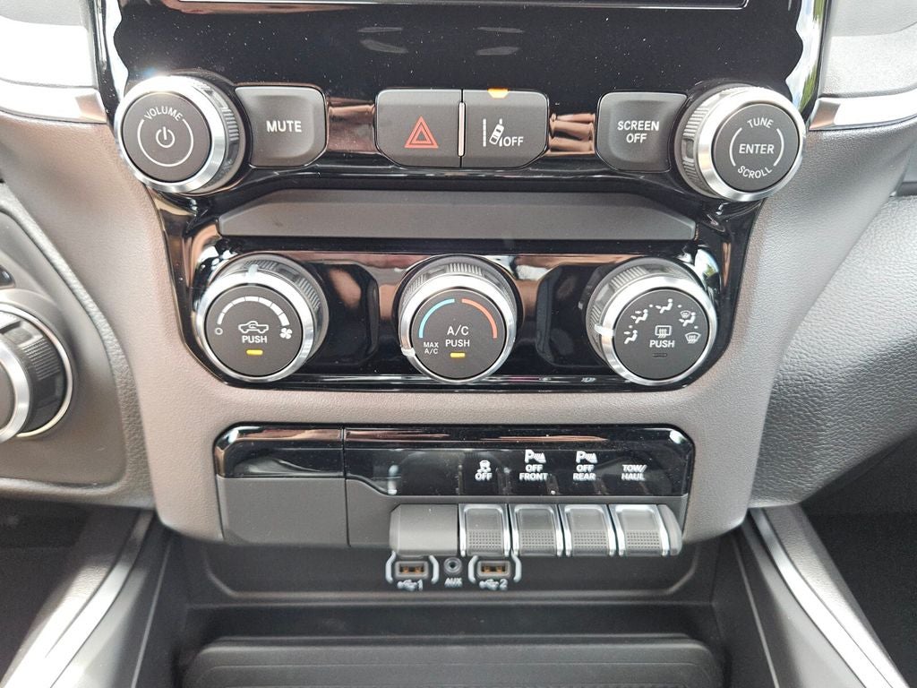 2026 RAM Ram 1500 RAM 1500 EXPRESS CREW CAB 4X4 5'7' BOX