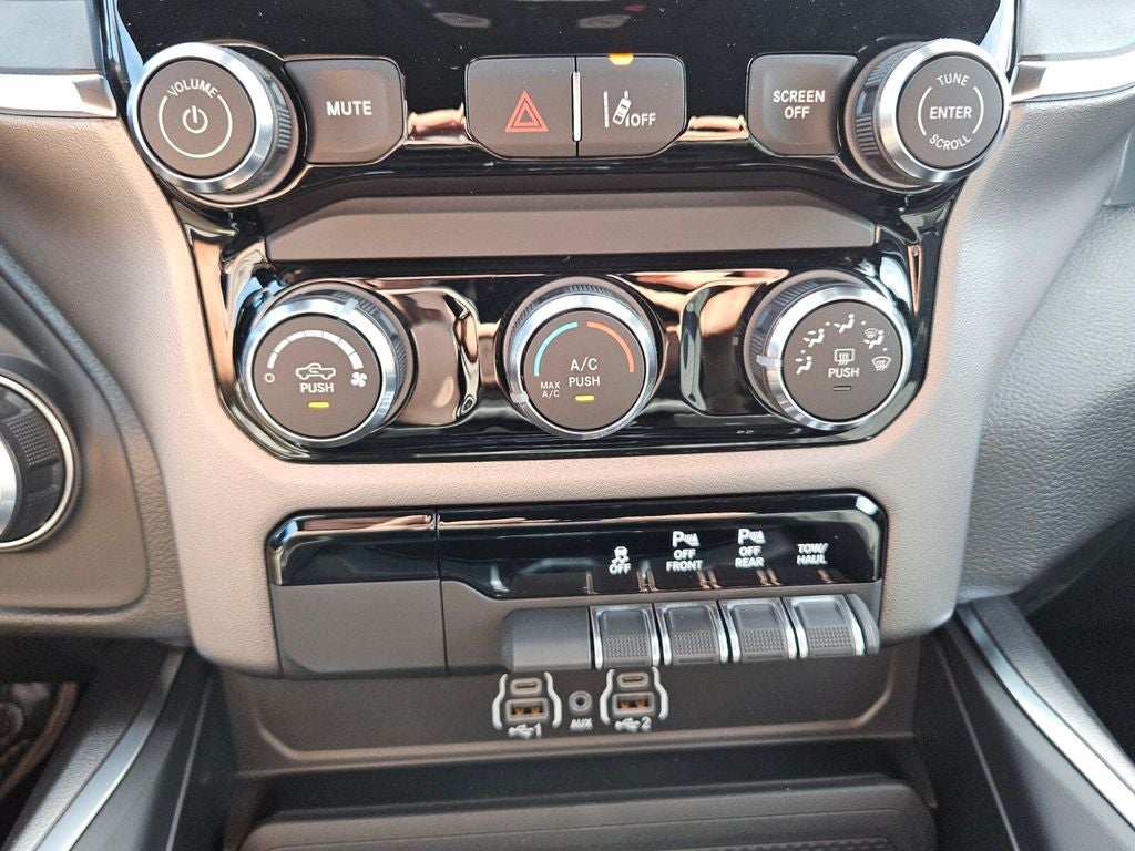 2026 RAM Ram 1500 RAM 1500 EXPRESS CREW CAB 4X4 5'7' BOX