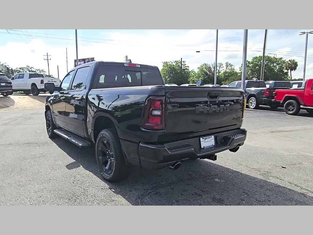 2026 RAM Ram 1500 RAM 1500 EXPRESS CREW CAB 4X4 5'7' BOX