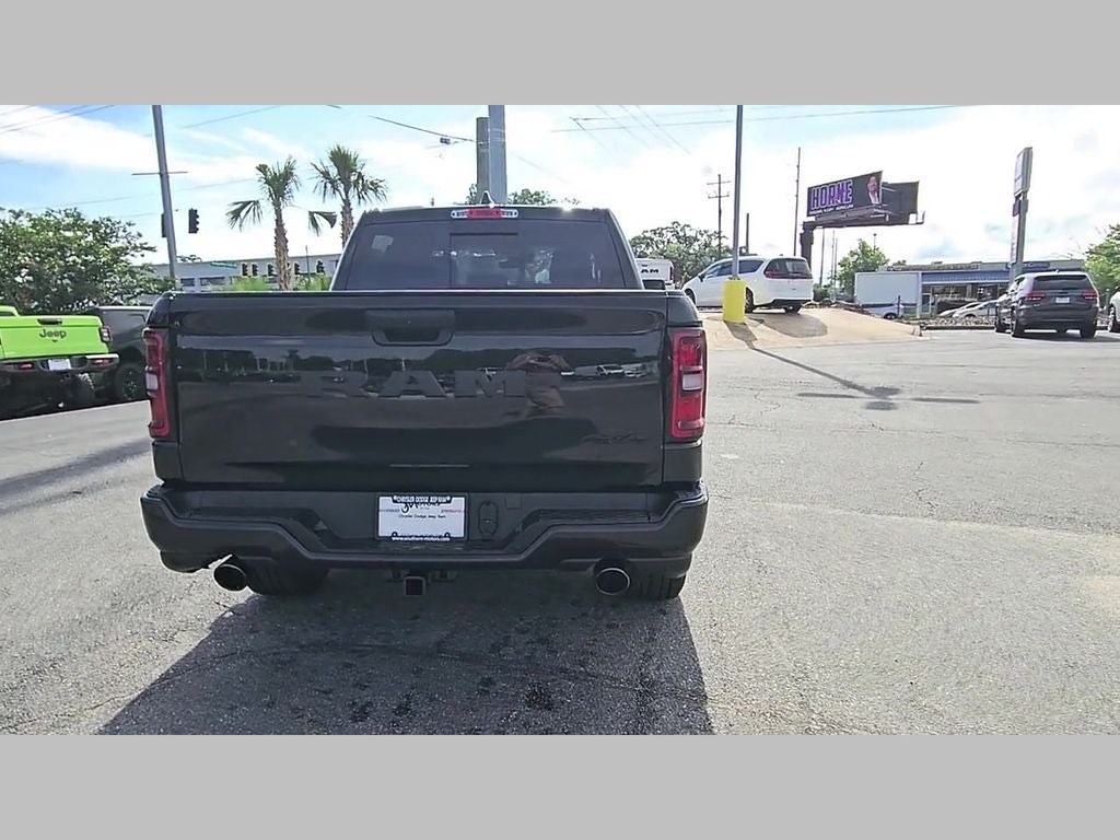 2026 RAM Ram 1500 RAM 1500 EXPRESS CREW CAB 4X4 5'7' BOX