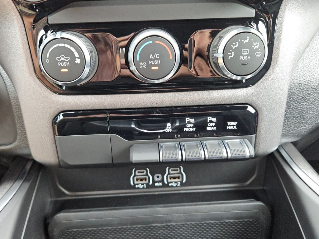 2026 RAM Ram 1500 RAM 1500 EXPRESS CREW CAB 4X4 5'7' BOX