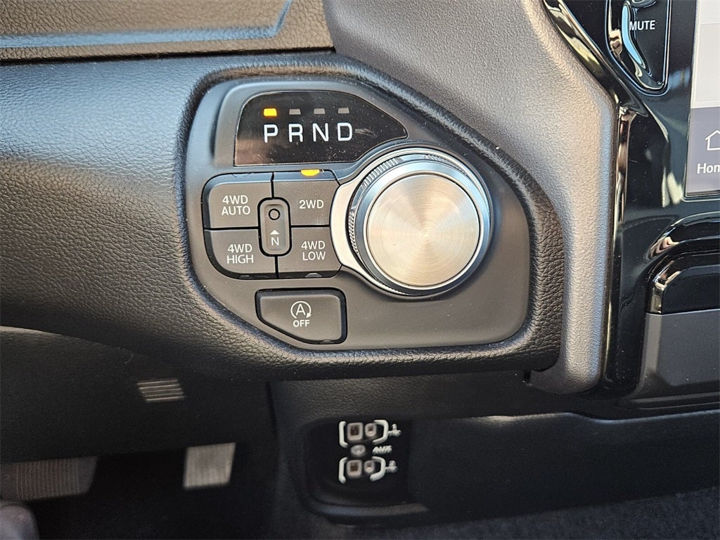 2025 RAM 1500 Laramie Crew Cab 4x4 5'7' Box