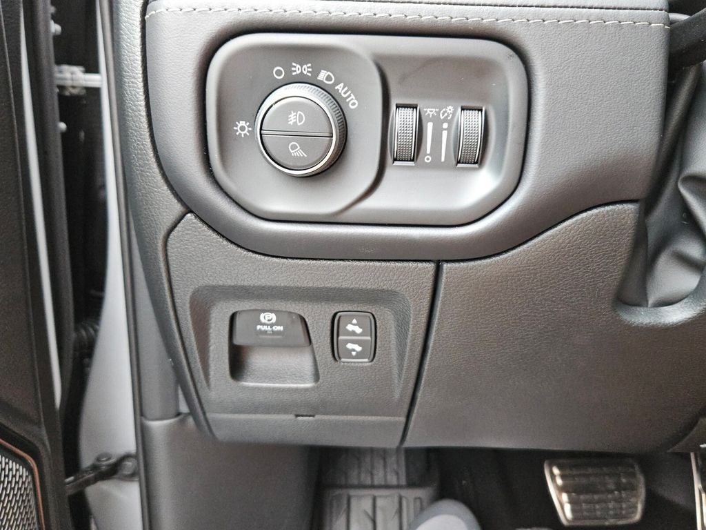 2026 RAM Ram 1500 RAM 1500 RHO CREW CAB 4X4 5'7' BOX