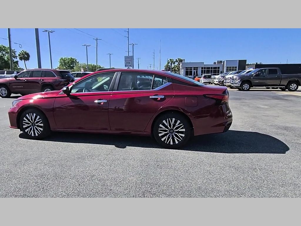 2025 Nissan Altima SV FWD
