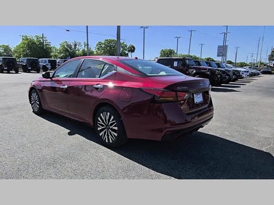 2025 Nissan Altima SV FWD