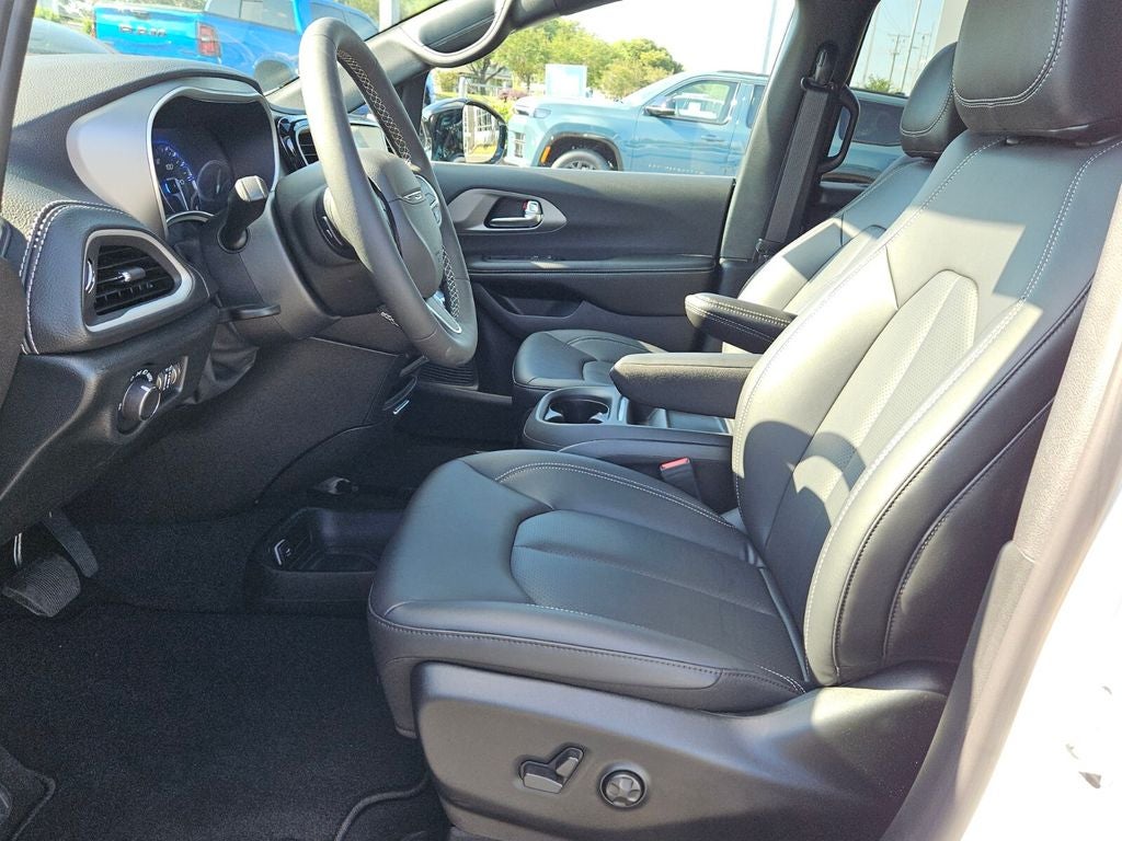 2027 Chrysler Pacifica PACIFICA SELECT