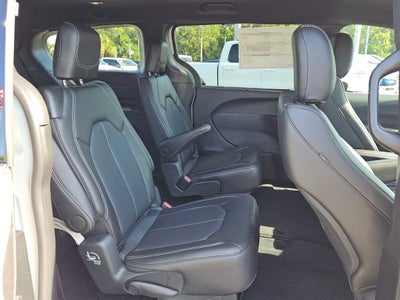 2027 Chrysler Pacifica PACIFICA SELECT