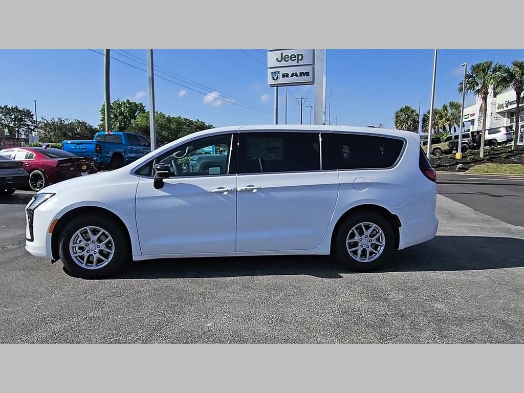 2027 Chrysler Pacifica PACIFICA SELECT
