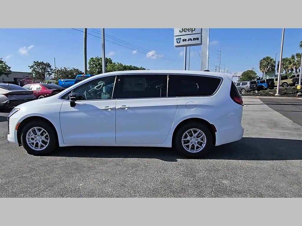 2027 Chrysler Pacifica PACIFICA SELECT
