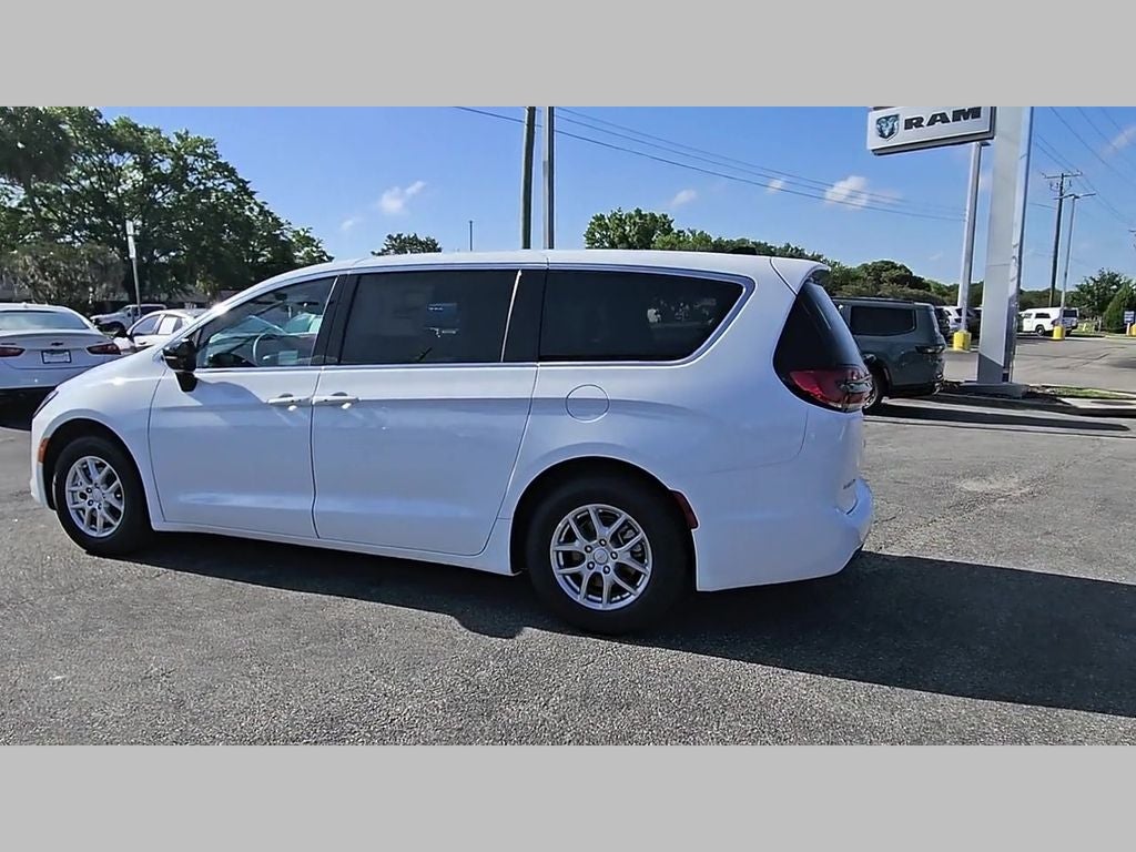 2027 Chrysler Pacifica PACIFICA SELECT