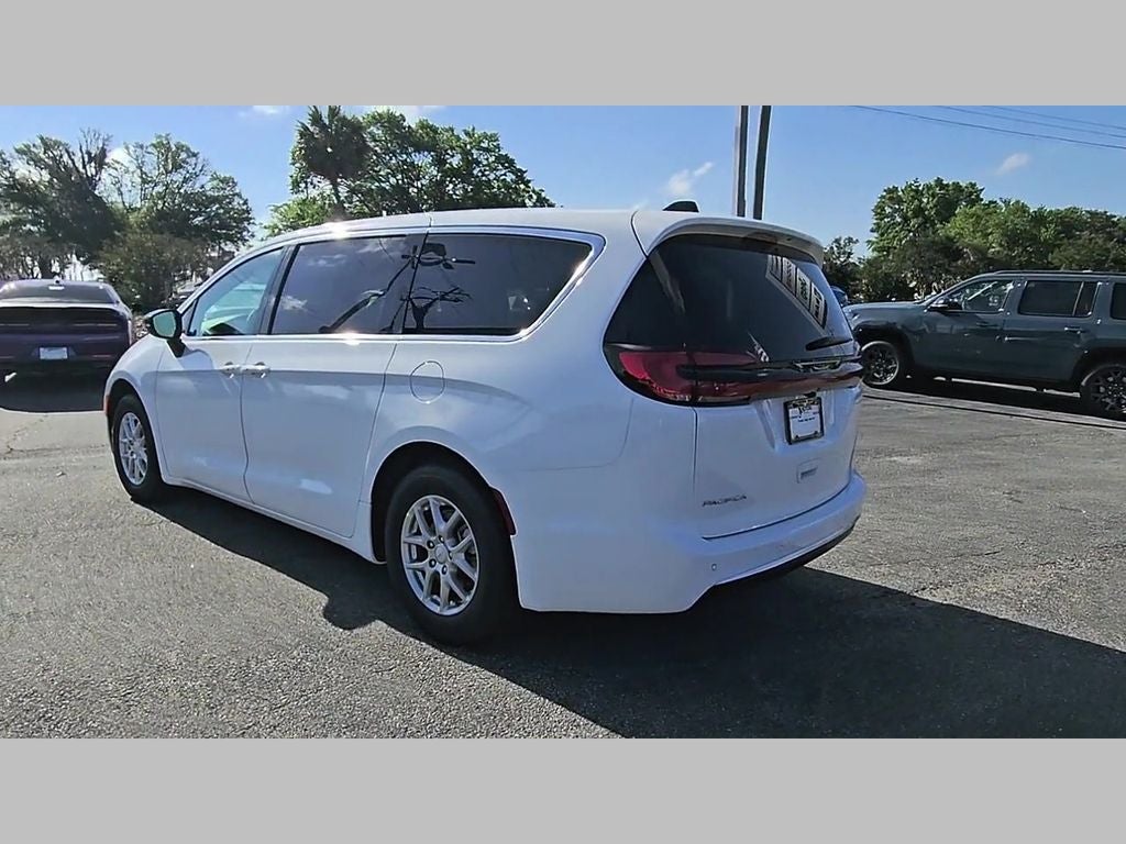 2027 Chrysler Pacifica PACIFICA SELECT