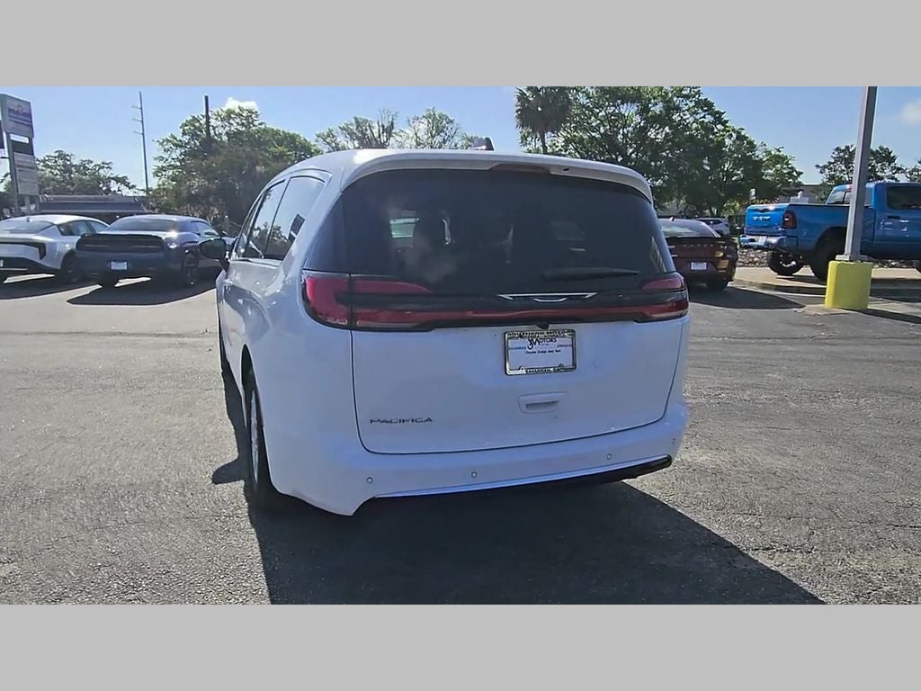 2027 Chrysler Pacifica PACIFICA SELECT
