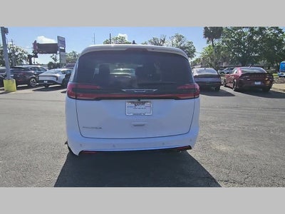 2027 Chrysler Pacifica PACIFICA SELECT
