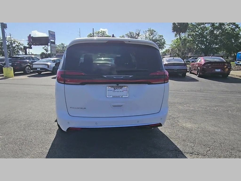 2027 Chrysler Pacifica PACIFICA SELECT