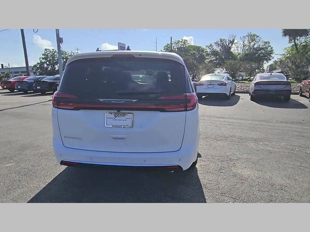 2027 Chrysler Pacifica PACIFICA SELECT