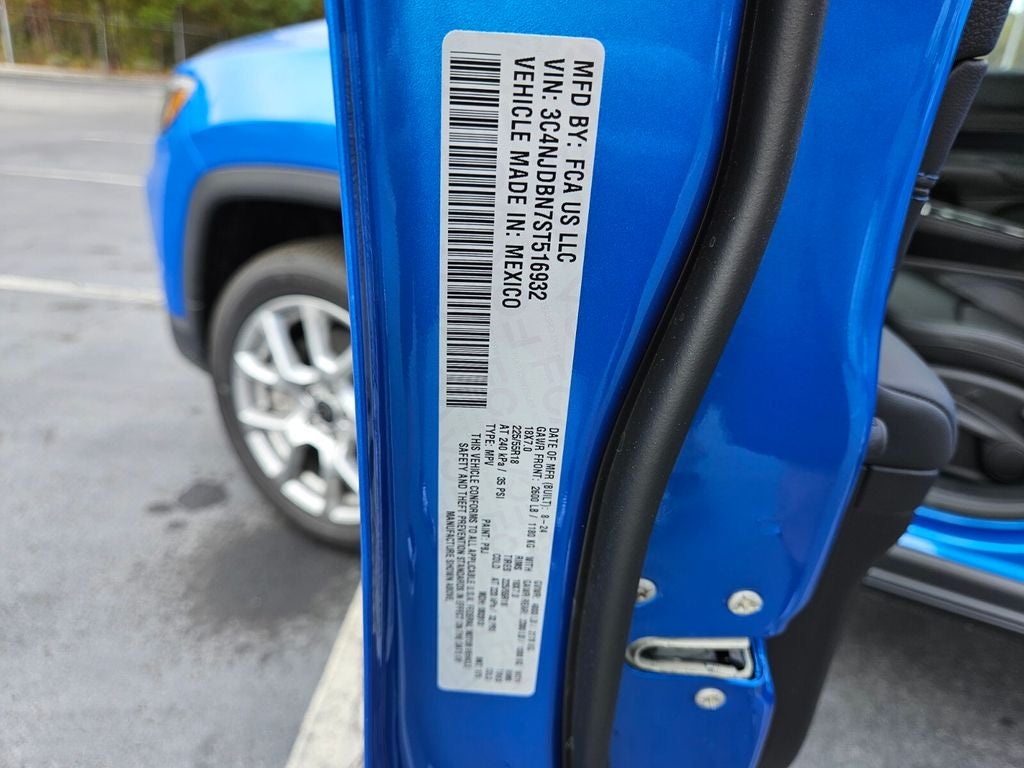 2025 Jeep Compass COMPASS LATITUDE 4X4