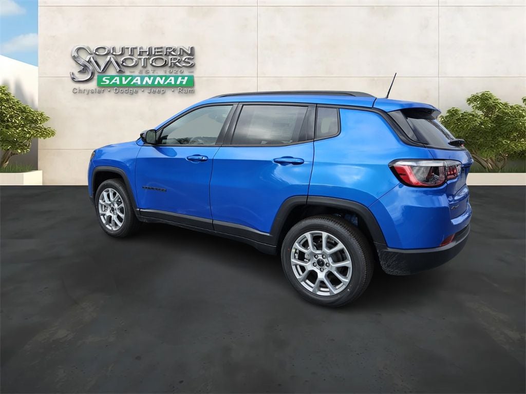 2025 Jeep Compass COMPASS LATITUDE 4X4