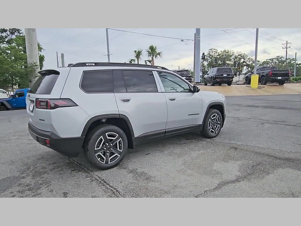2026 Jeep Cherokee CHEROKEE LAREDO 4X4