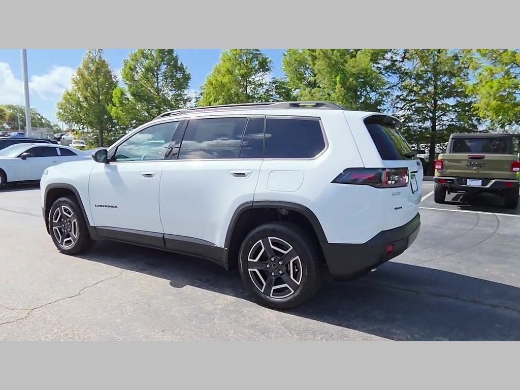 2026 Jeep Cherokee CHEROKEE LAREDO 4X4