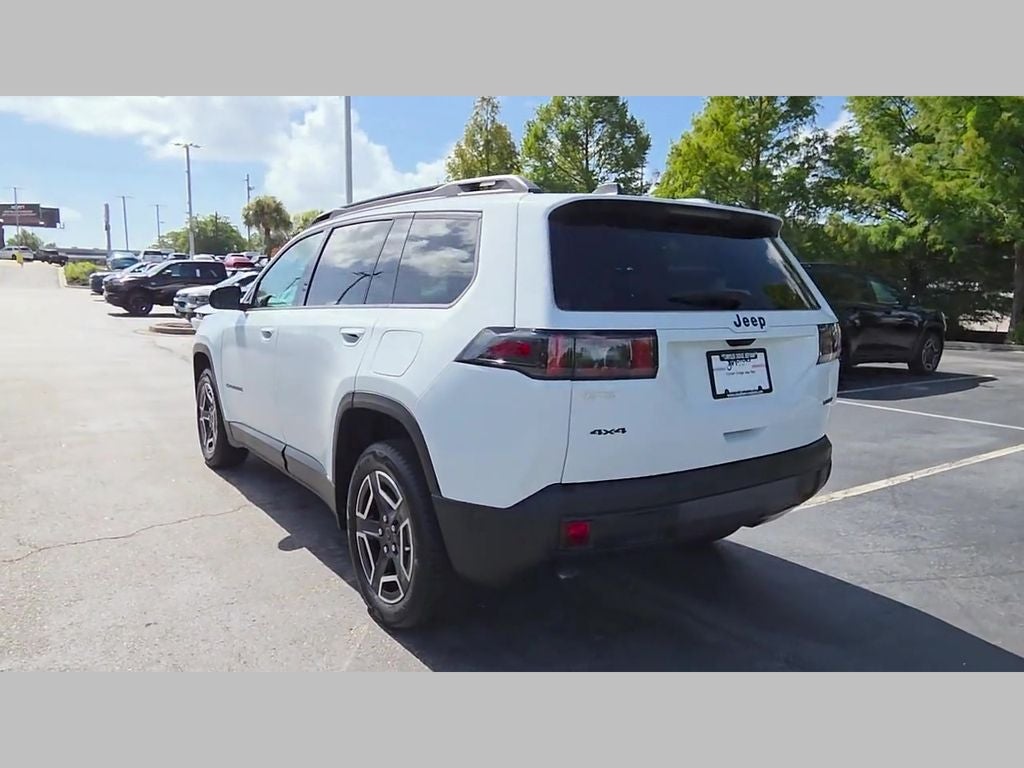 2026 Jeep Cherokee CHEROKEE LAREDO 4X4