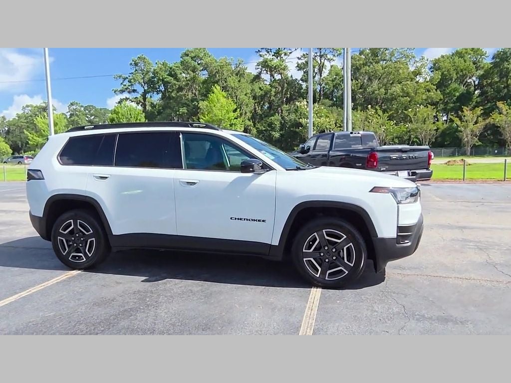 2026 Jeep Cherokee CHEROKEE LAREDO 4X4