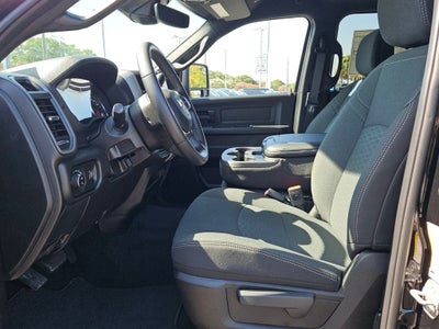 2026 RAM Ram 2500 RAM 2500 BLACK EXPRESS CREW CAB 4X2 6'4' BOX