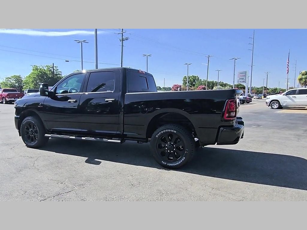 2026 RAM Ram 2500 RAM 2500 BLACK EXPRESS CREW CAB 4X2 6'4' BOX