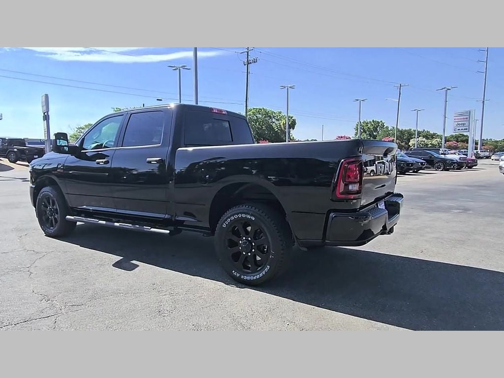 2026 RAM Ram 2500 RAM 2500 BLACK EXPRESS CREW CAB 4X2 6'4' BOX