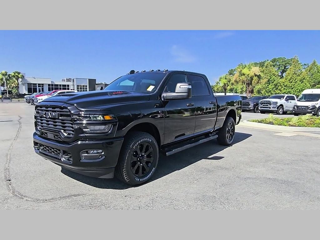 2026 RAM Ram 2500 RAM 2500 BLACK EXPRESS CREW CAB 4X2 6'4' BOX