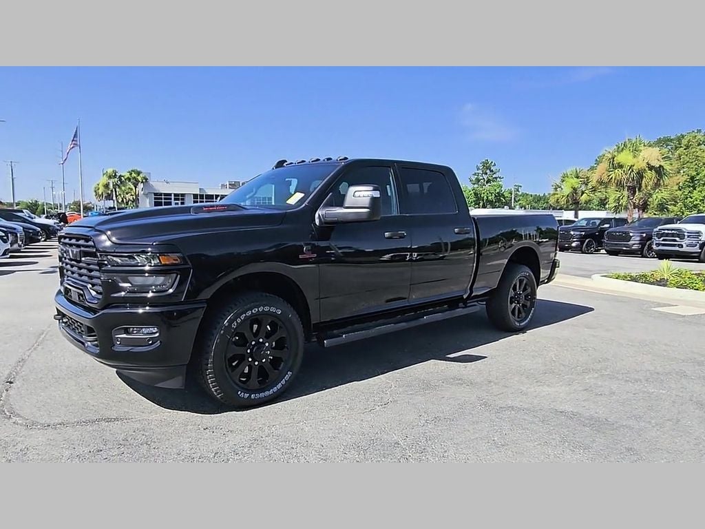 2026 RAM Ram 2500 RAM 2500 BLACK EXPRESS CREW CAB 4X2 6'4' BOX