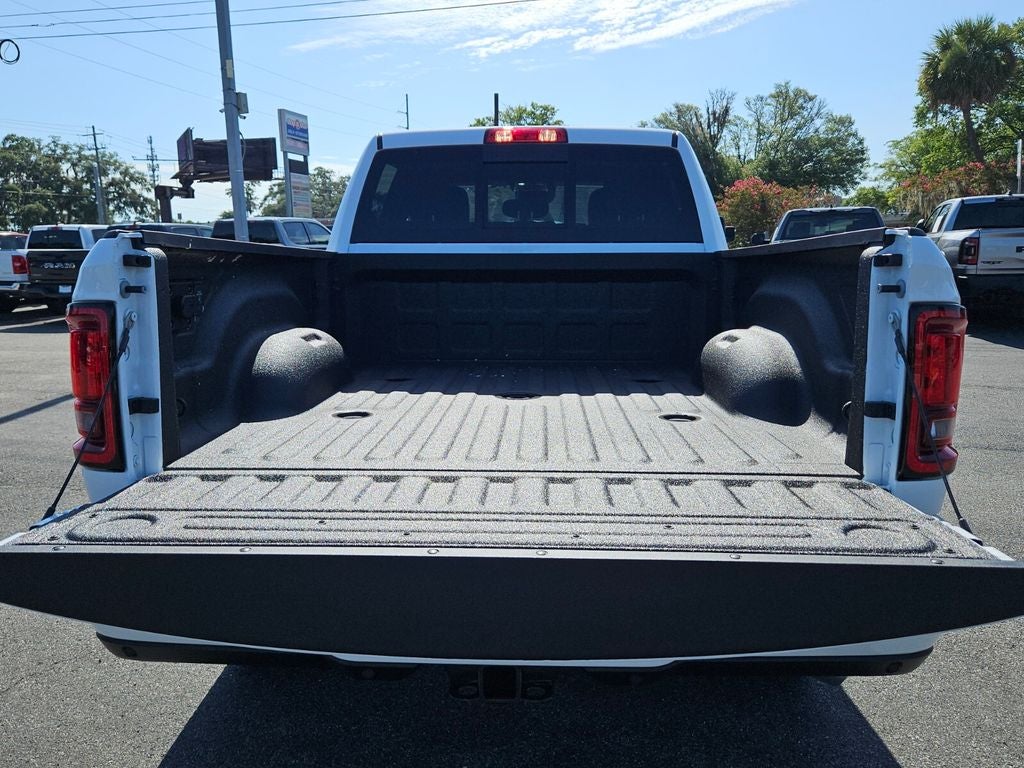 2026 RAM Ram 2500 RAM 2500 BLACK EXPRESS CREW CAB 4X2 6'4' BOX