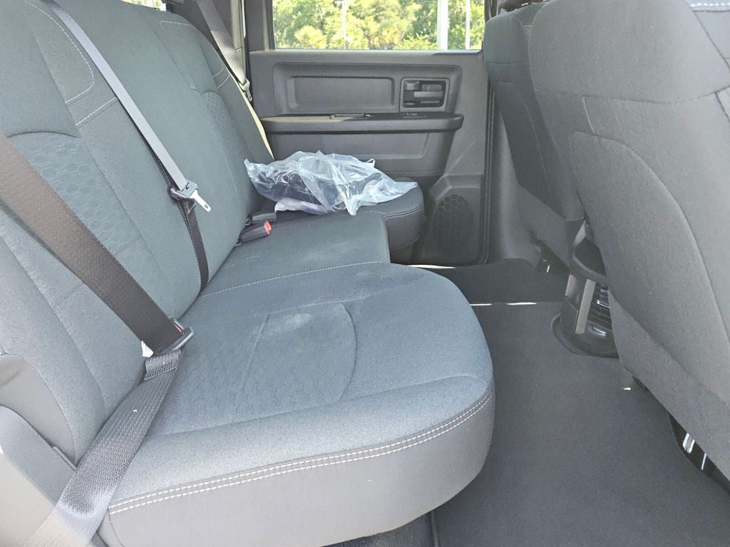 2026 RAM Ram 2500 RAM 2500 BLACK EXPRESS CREW CAB 4X2 6'4' BOX