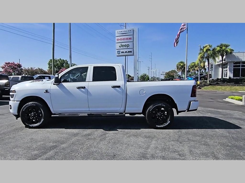 2026 RAM Ram 2500 RAM 2500 BLACK EXPRESS CREW CAB 4X2 6'4' BOX