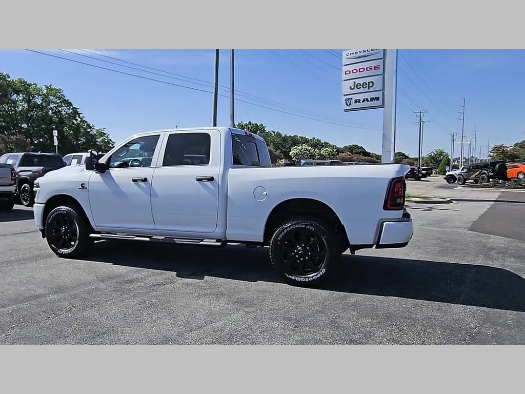 2026 RAM Ram 2500 RAM 2500 BLACK EXPRESS CREW CAB 4X2 6'4' BOX