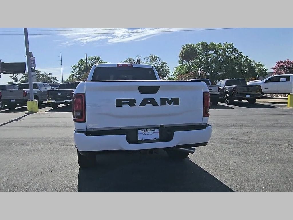 2026 RAM Ram 2500 RAM 2500 BLACK EXPRESS CREW CAB 4X2 6'4' BOX