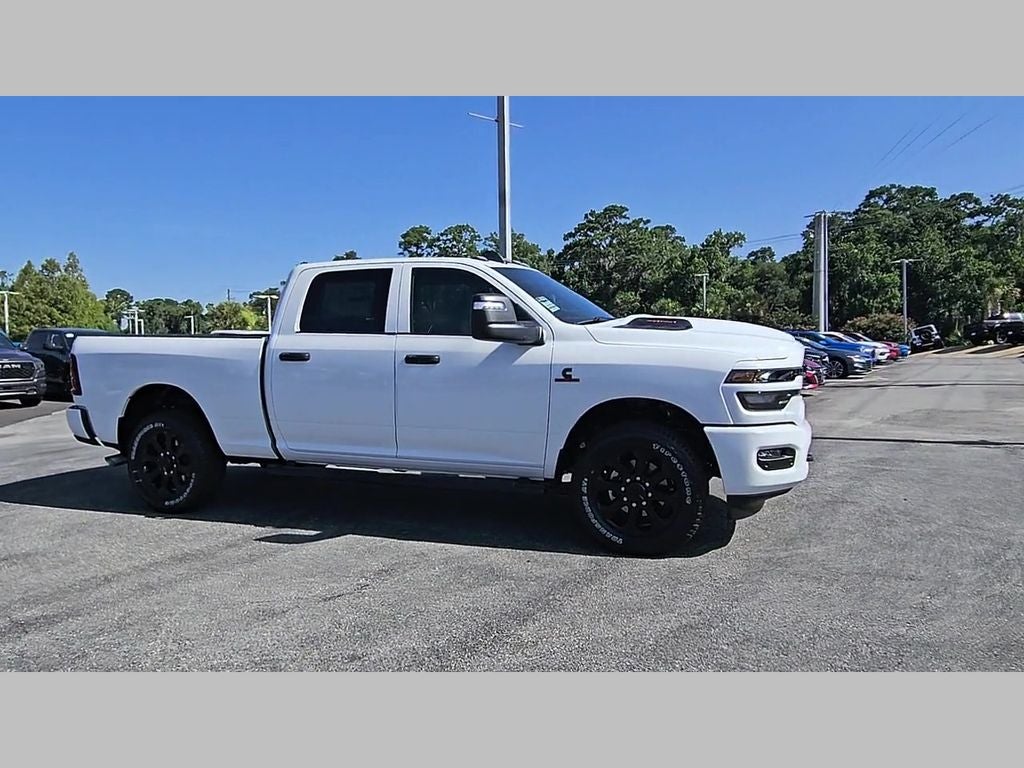 2026 RAM Ram 2500 RAM 2500 BLACK EXPRESS CREW CAB 4X2 6'4' BOX