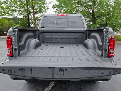 2026 RAM Ram 2500 RAM 2500 BLACK EXPRESS CREW CAB 4X2 6'4' BOX