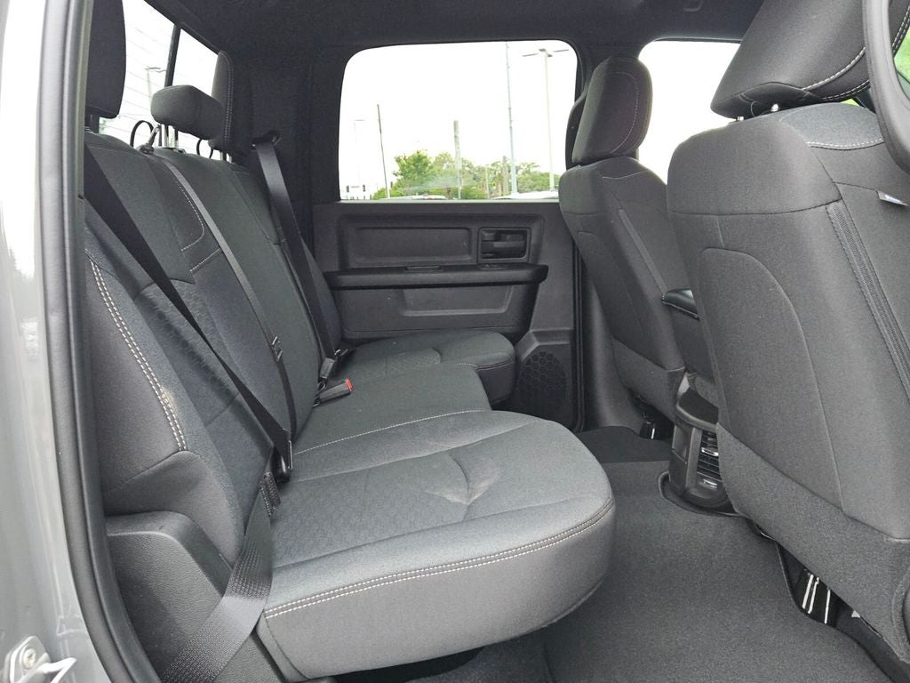 2026 RAM Ram 2500 RAM 2500 BLACK EXPRESS CREW CAB 4X2 6'4' BOX