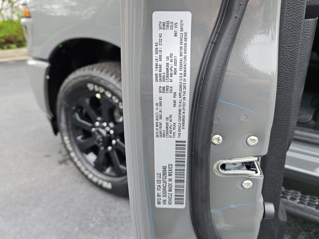 2026 RAM Ram 2500 RAM 2500 BLACK EXPRESS CREW CAB 4X2 6'4' BOX