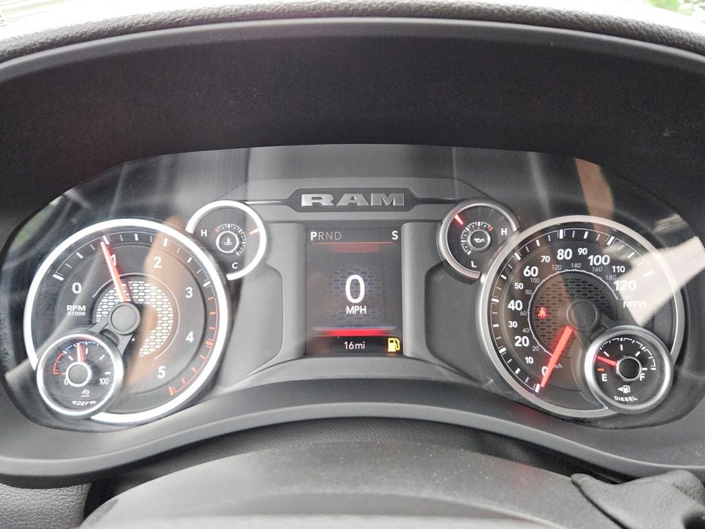 2026 RAM Ram 2500 RAM 2500 BLACK EXPRESS CREW CAB 4X2 6'4' BOX