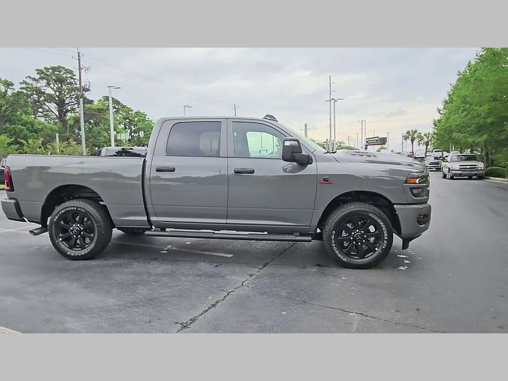 2026 RAM Ram 2500 RAM 2500 BLACK EXPRESS CREW CAB 4X2 6'4' BOX