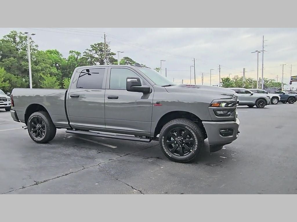 2026 RAM Ram 2500 RAM 2500 BLACK EXPRESS CREW CAB 4X2 6'4' BOX