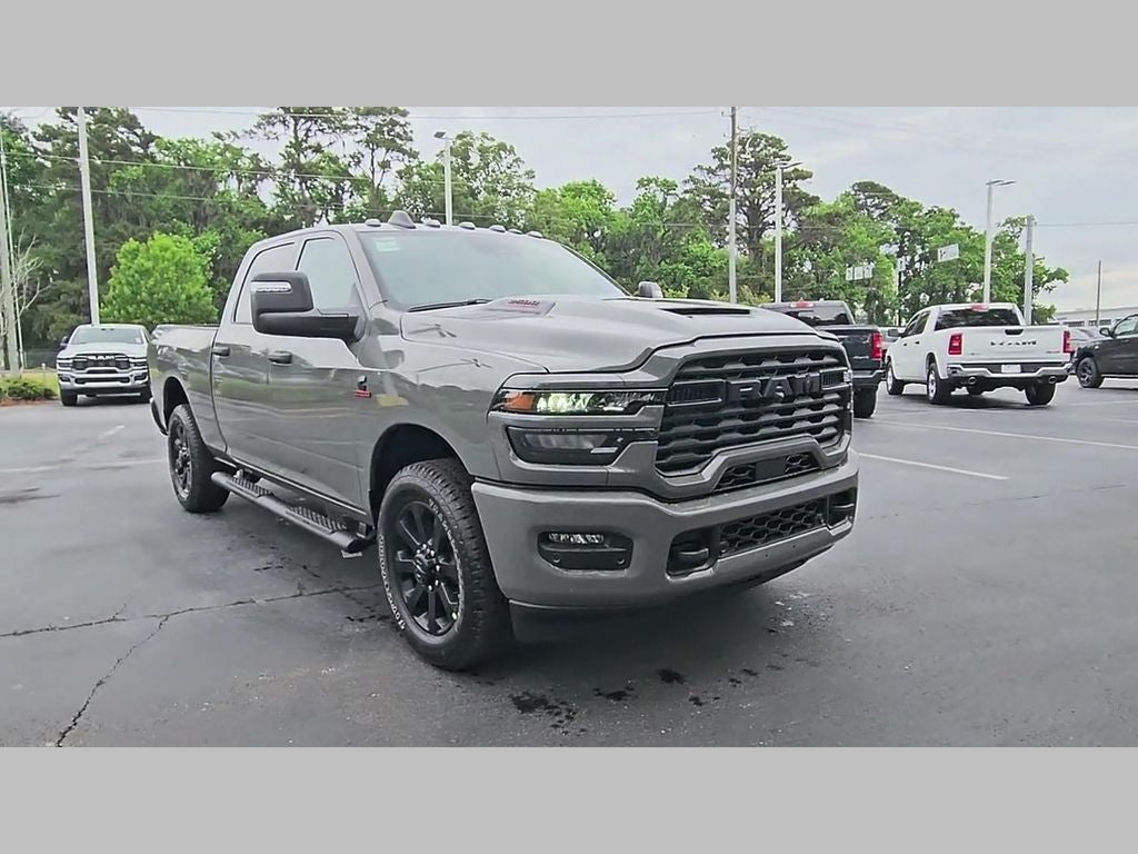 2026 RAM Ram 2500 RAM 2500 BLACK EXPRESS CREW CAB 4X2 6'4' BOX