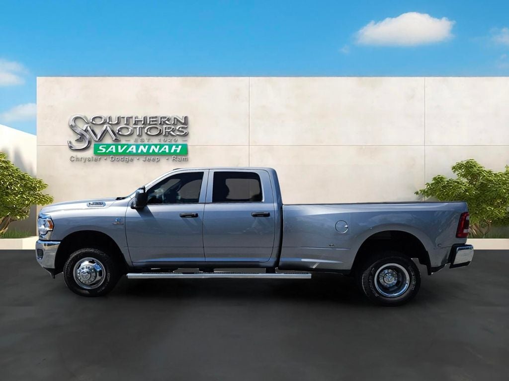 2024 RAM 3500 Tradesman Crew Cab 4x4 8' Box