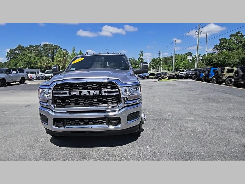 2024 RAM 3500 Tradesman Crew Cab 4x4 8' Box